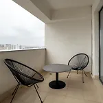 908 B1 Apartment